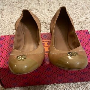 Tory Burch Women's Tan and Beige Pumps